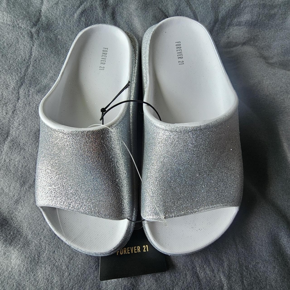Forever 21‎ Silver Glitter Platform Slide Sandals Size 6 NWOT